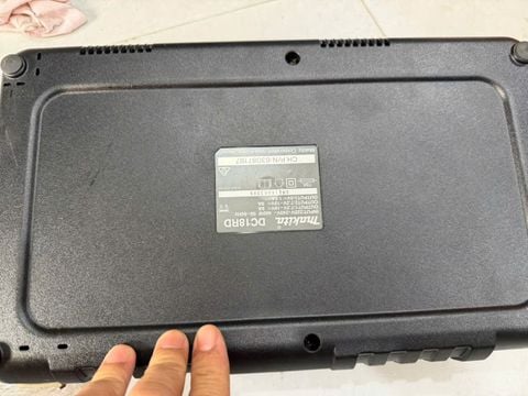 Sac makita DC18RD nhanh new 18v