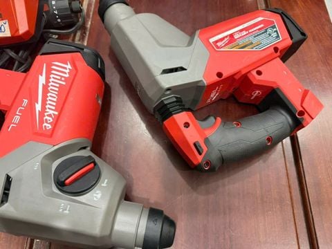 Máy khoan bê tông Milwaukee 2912-20 lướt