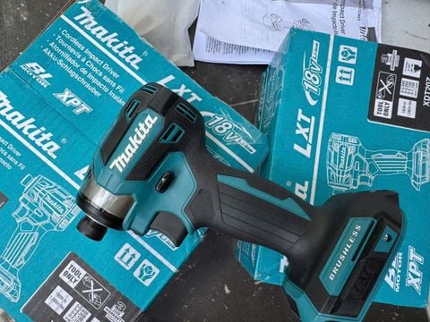 Máy vặn vít Makita 18v XDT20 new