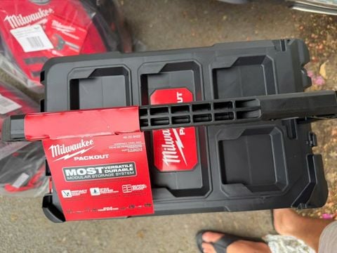 Thùng Milwaukee 8422 new