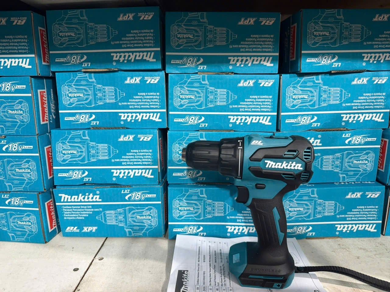 Máy khoan động lực pin 18V Makita DHP490Z