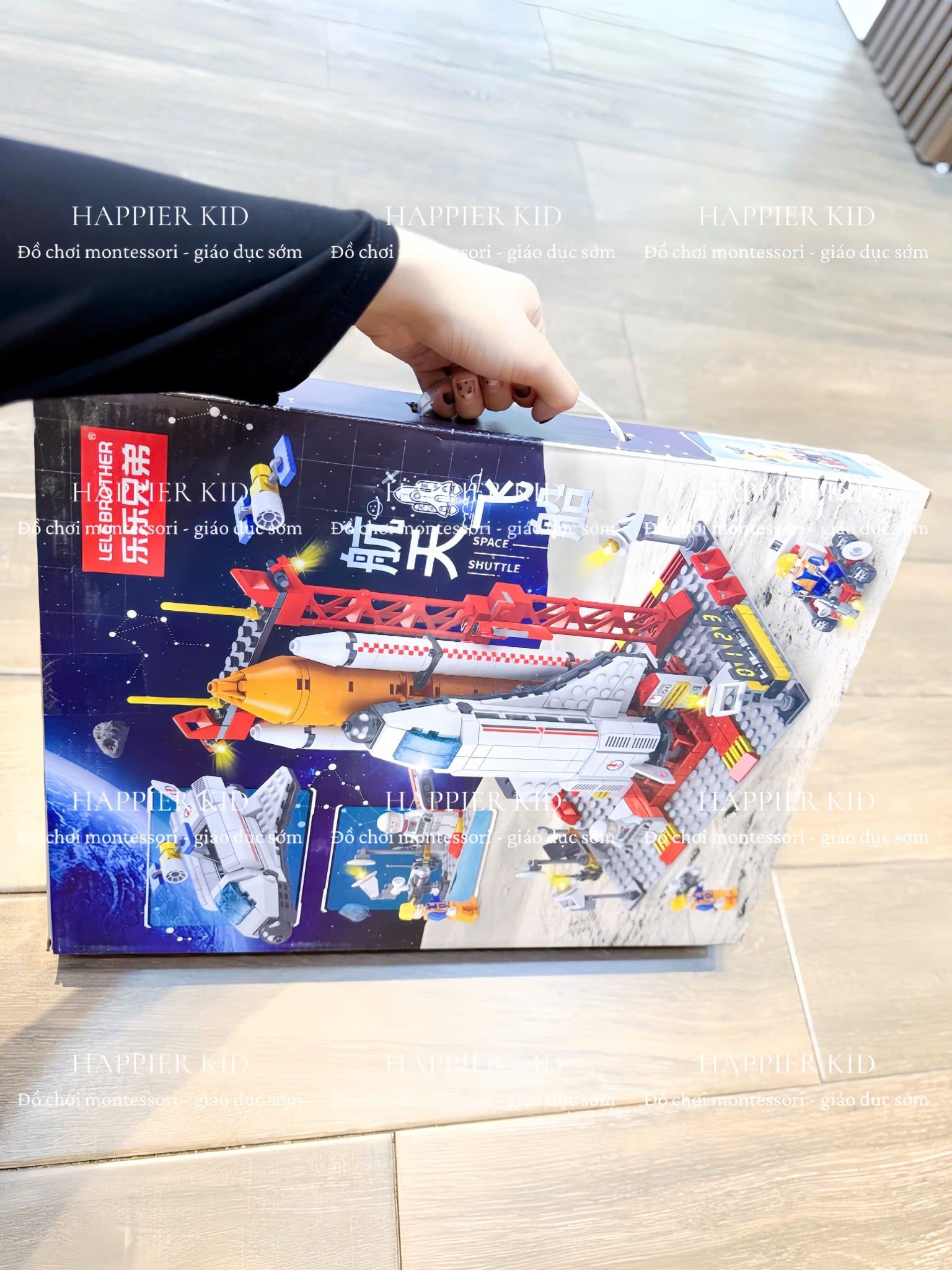  Hộp LEGO Lắp Ráp Tàu Không Gian & Phi Hành Gia – 512 Mảnh 44cm 