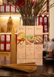  Nhang Đàn Hương Thuốc Bắc Sự Hòa Quyện Mộc Mạc Giữa Đàn Hương Trầm Ấm và Thuốc Bắc, Quy cách Hộp 100 Cây 