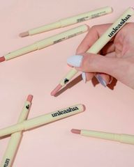 Chì Kẻ Viền Môi Unleashia Oh Happy Day Lip Pencil