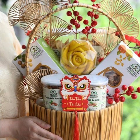  Giỏ quà tết 2026 "Tết đong đầy" hạt dinh dưỡng và trái cây sấy tốt cho sức khoẻ 