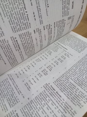  Webster's New World Compact School and Office Dictionary 