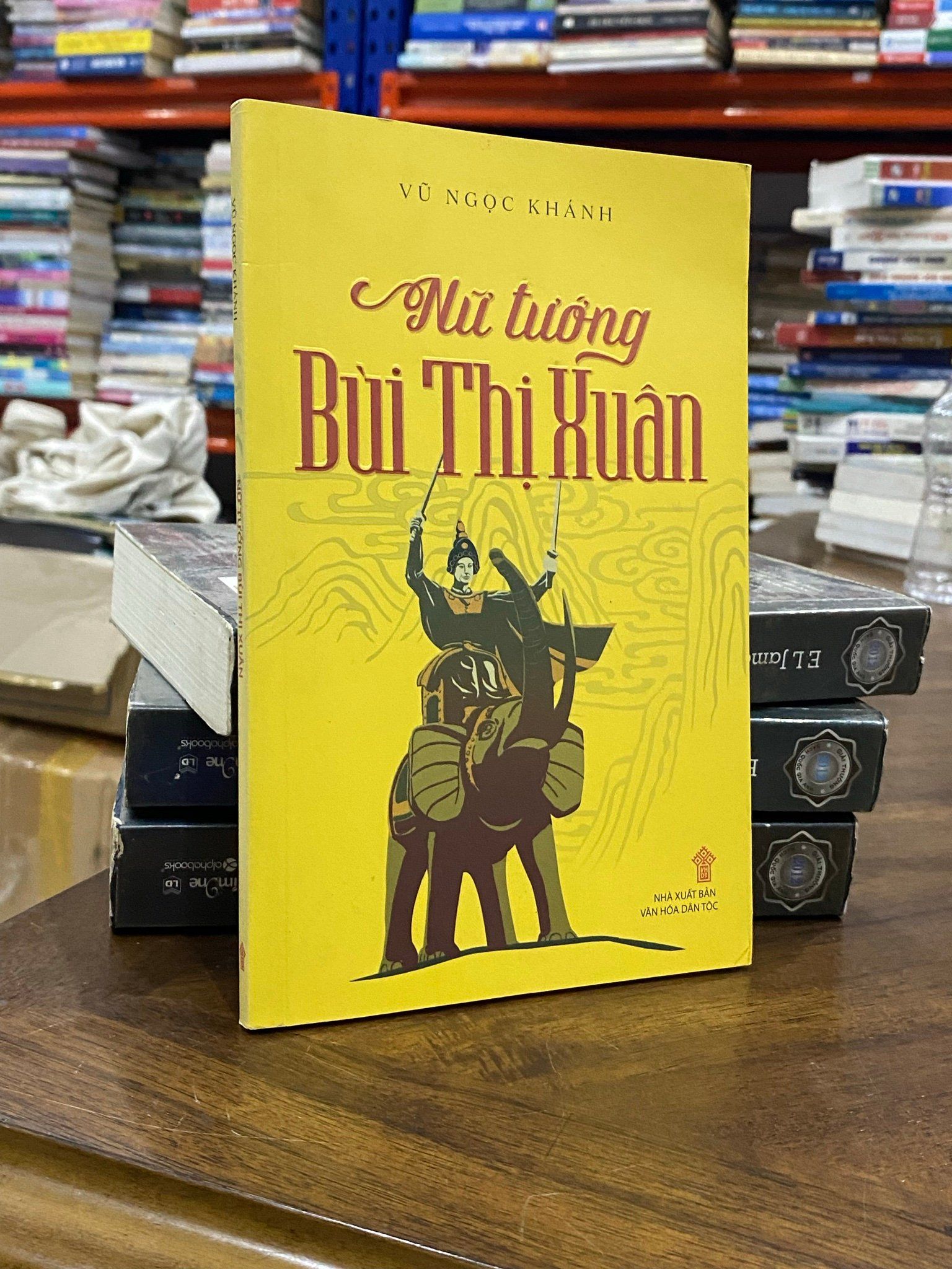  Nữ tướng Bùi Thị Xuân - Vũ Ngọc Khánh 