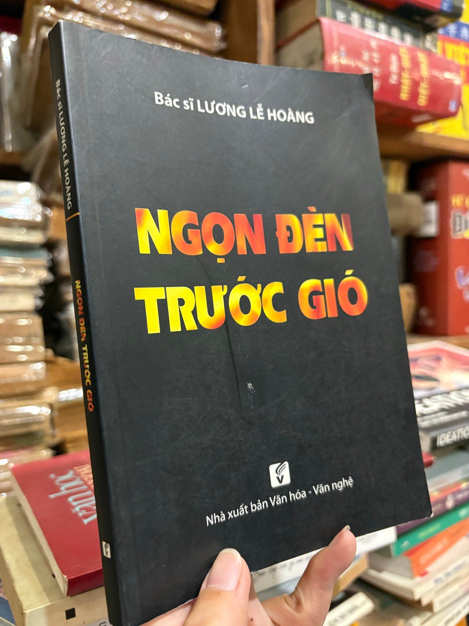  Ngọn đèn trước gió - bác sĩ Lương Lễ Hoàng 
