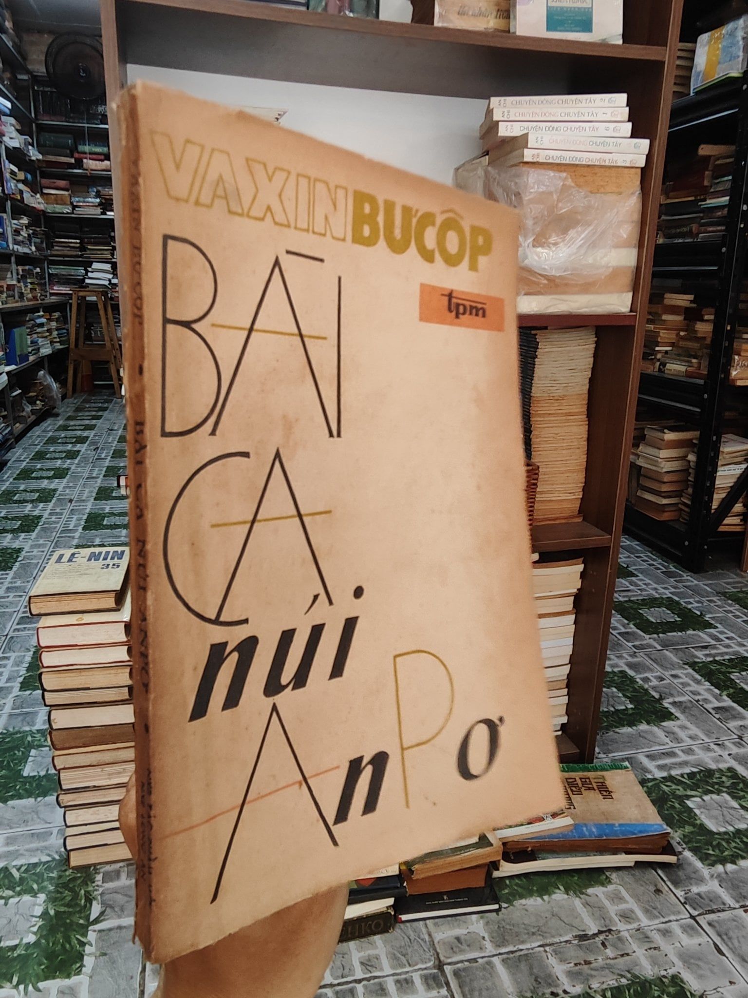  Bài ca núi Anpơ - Vaxin Bưcôp 