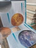  Encyclopedia of Knowledge: Discover Amazing Facts About Our World 