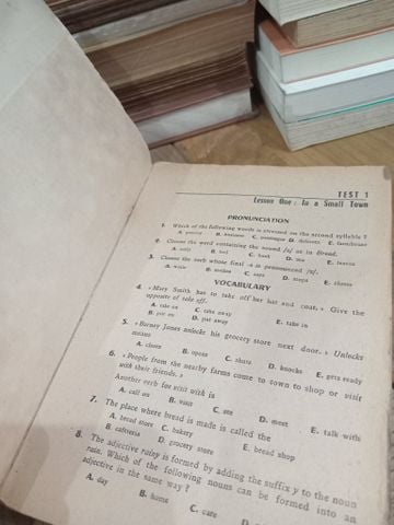  Trắc nghiệm anh văn (objective english tests) - Vũ Văn Thảo, Lê Thế Thụ, Khải Chính, Lê Văn Ruệ 