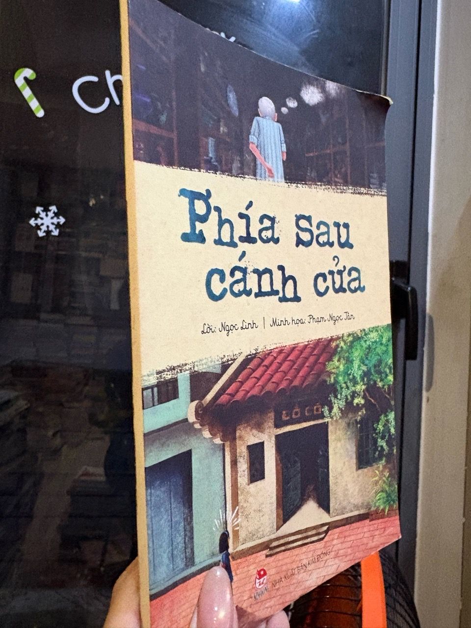  Phía sau cánh cửa - Ngọc Linh , Phạm Ngọc Tân 