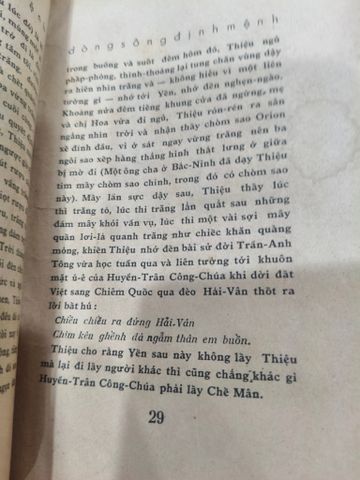 Dòng sông định mệnh - Doãn Quốc Sỹ