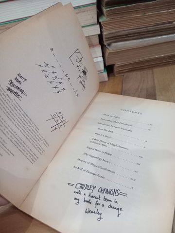  Fantastic beasts & where to find them - Newt Scamander 