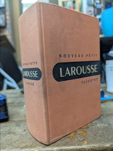  Nouveau petit larousse illustré 