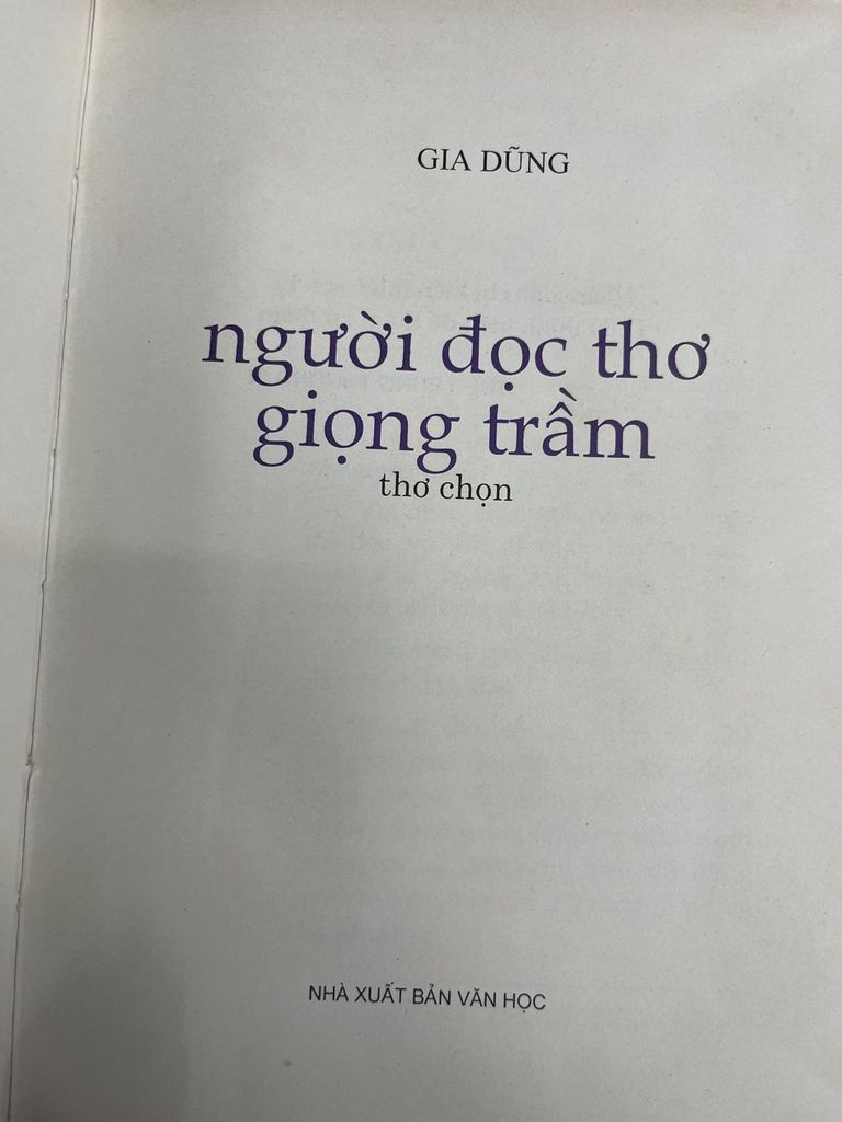  Người Đọc Thơ Giọng Trầm - Gia Dũng 