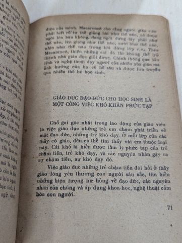 Người Thầy Giáo Xã Hội Chủ Nghĩa - Nguyễn Văn Lê