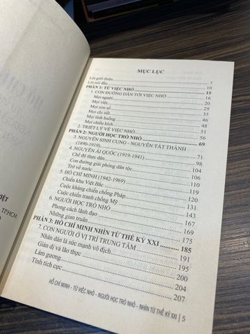 Hồ Chí Minh: Từ việc nhỏ-Người học trò nhỏ nhìn từ thế kỷ XXI - Phạm Văn Bảy