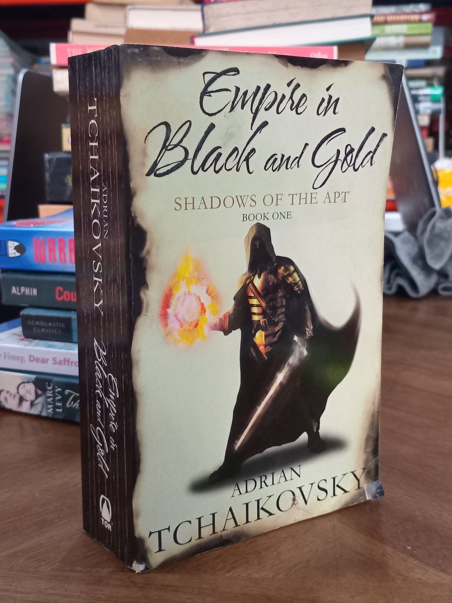  Empire in Black and Gold - Adrian Tchaikovsky 