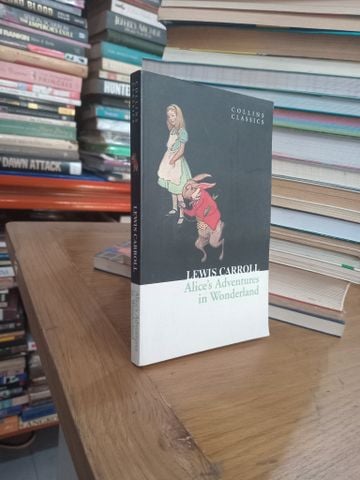  Alice's Adventure in Wonderland - Lewis Carroll 