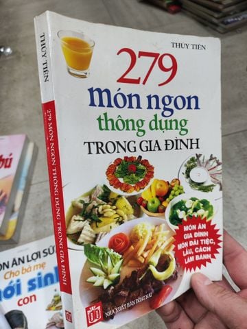 279 Món Ngon Thông Dụng Trong Gia Đình - Thủy Tiên 