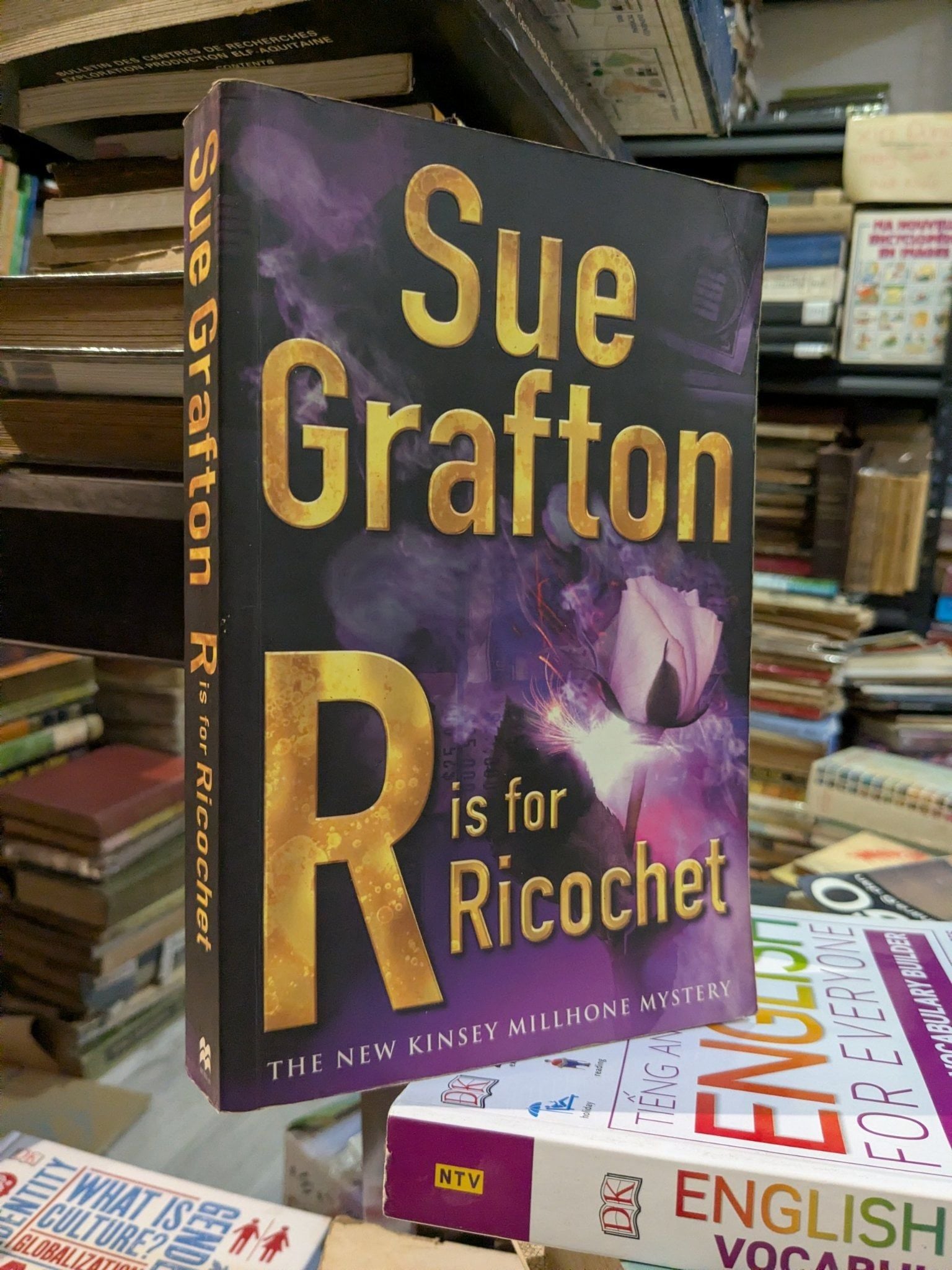  R Is for Rocochet - Sue Grafton 