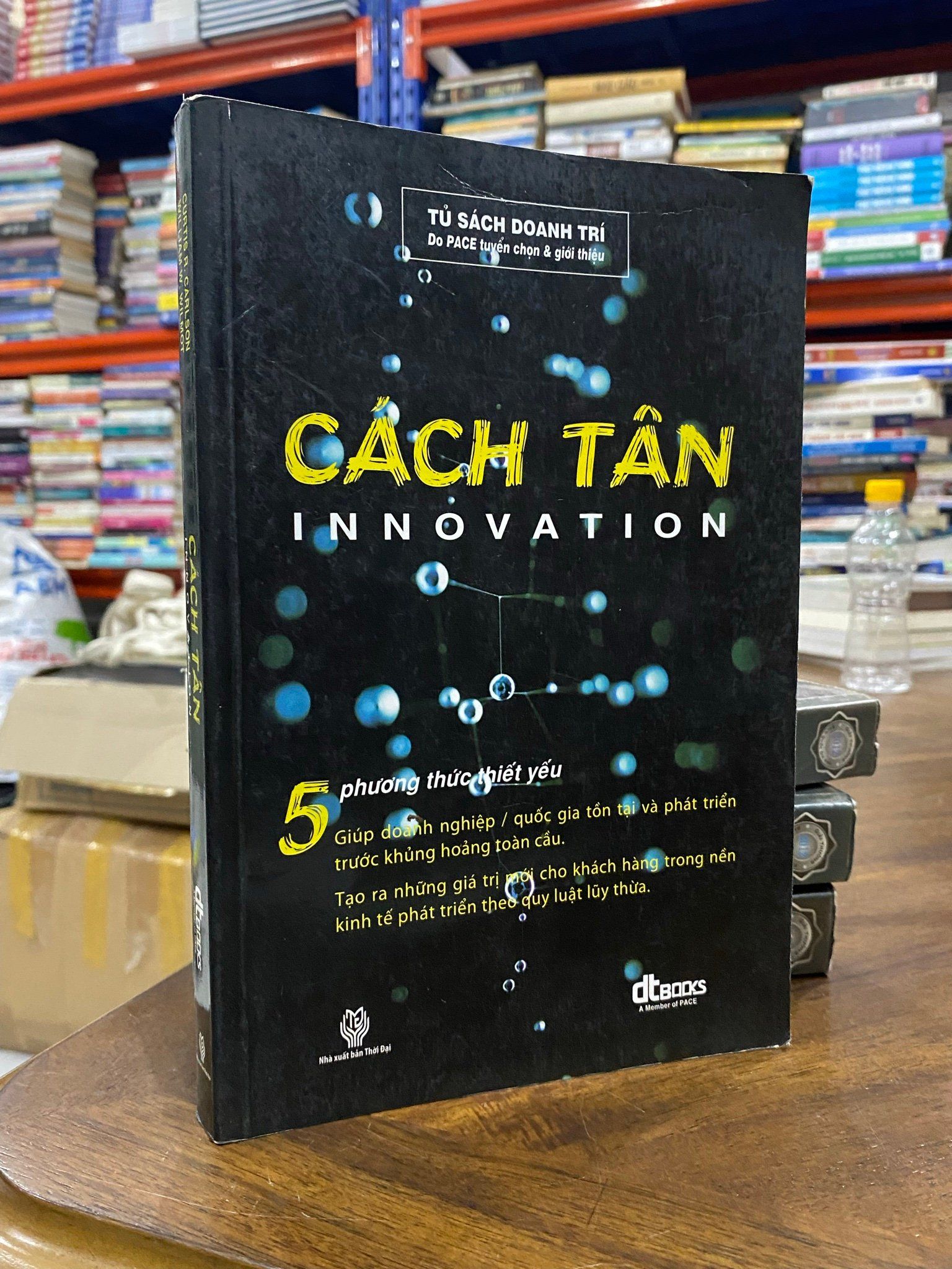  Cách tân - Curtis R. Carlson 