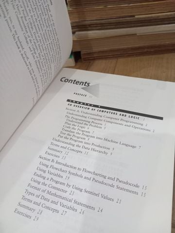 A Guide to Programming Logic and Design - Joyce Farrell