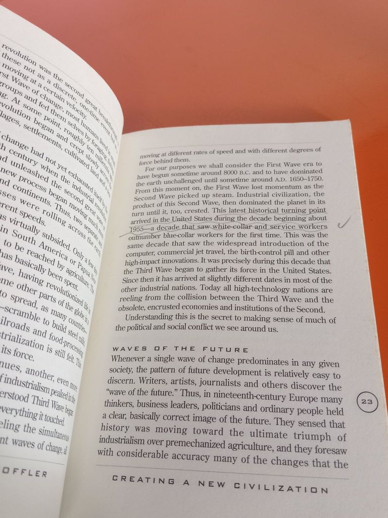  Creating A New Civilization The Politics Of The Third Wave - Alvin And Heidi Toffler 