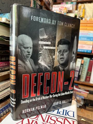  Defcon 2 - Norman Polmar & John D.Gresham 