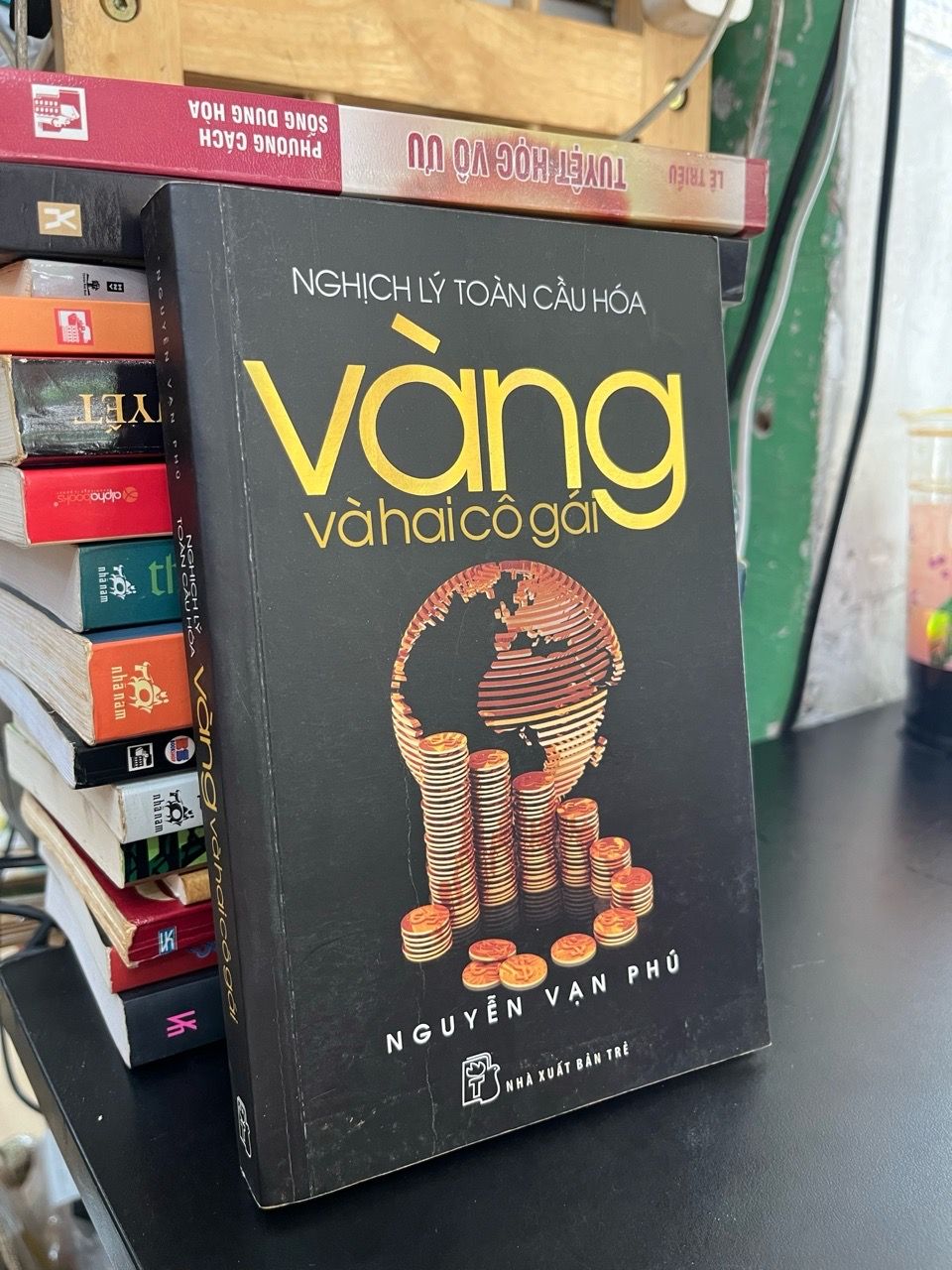  Nghịch lý toàn cầu hoá: Vàng và hai cô gái - Nguyễn Vạn Phúc 