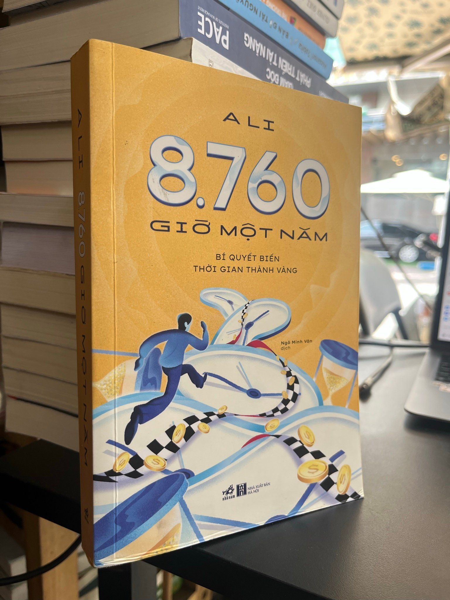  8760 giờ một năm - Ali 