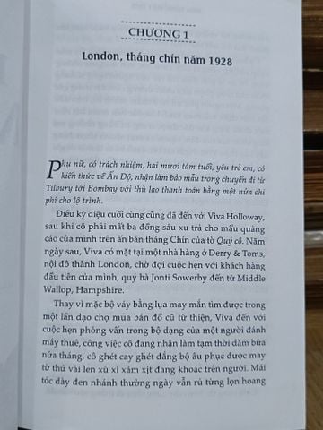  Phía Đông Mặt Trời - Julia Gregson (Hồ Anh Quang dịch) 