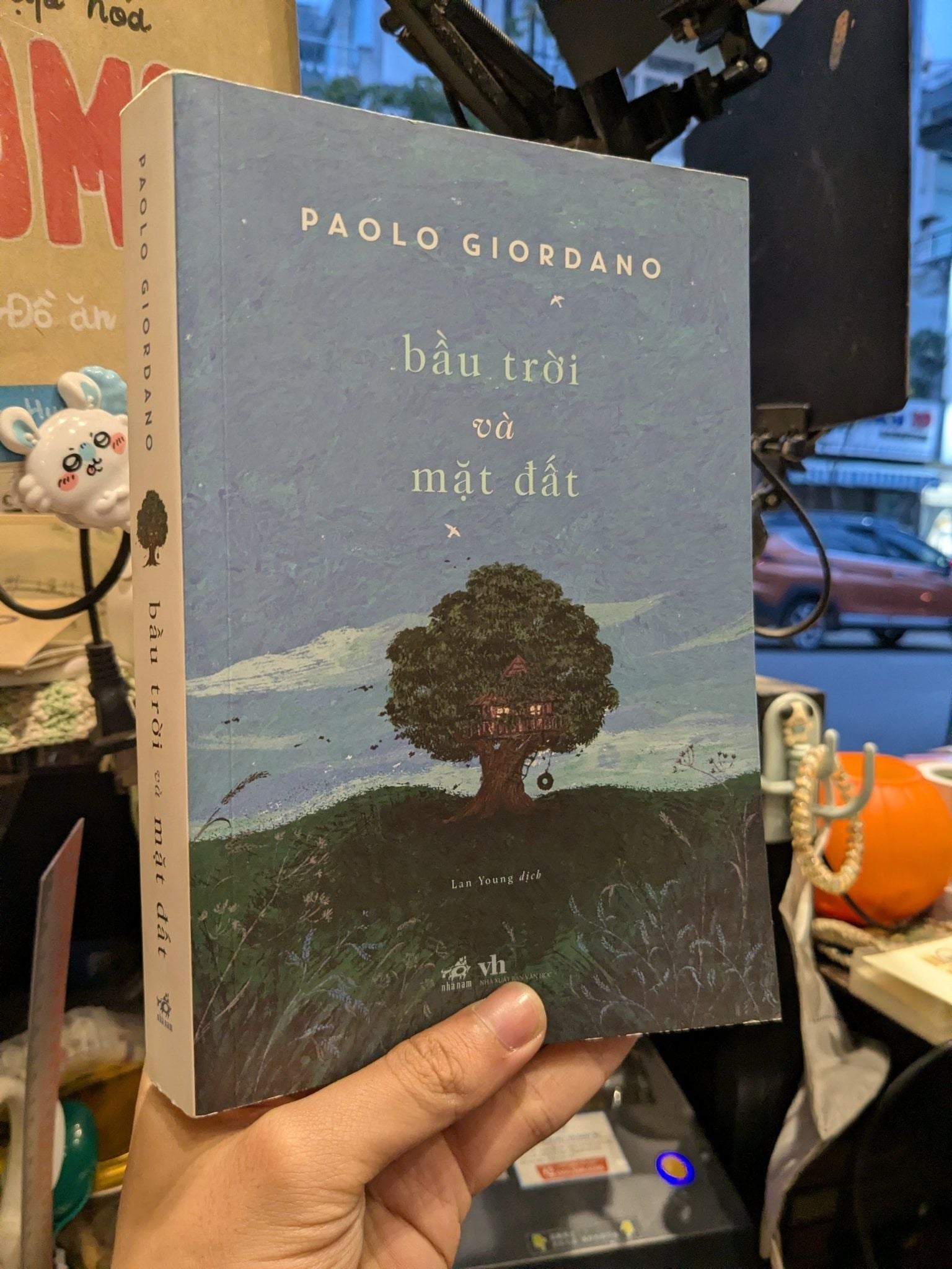  Bầu trời và mặt đất - Paolo Giordano 