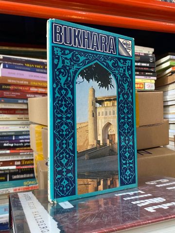  Bukhara ( A Guide ) - V. Tiurikov 