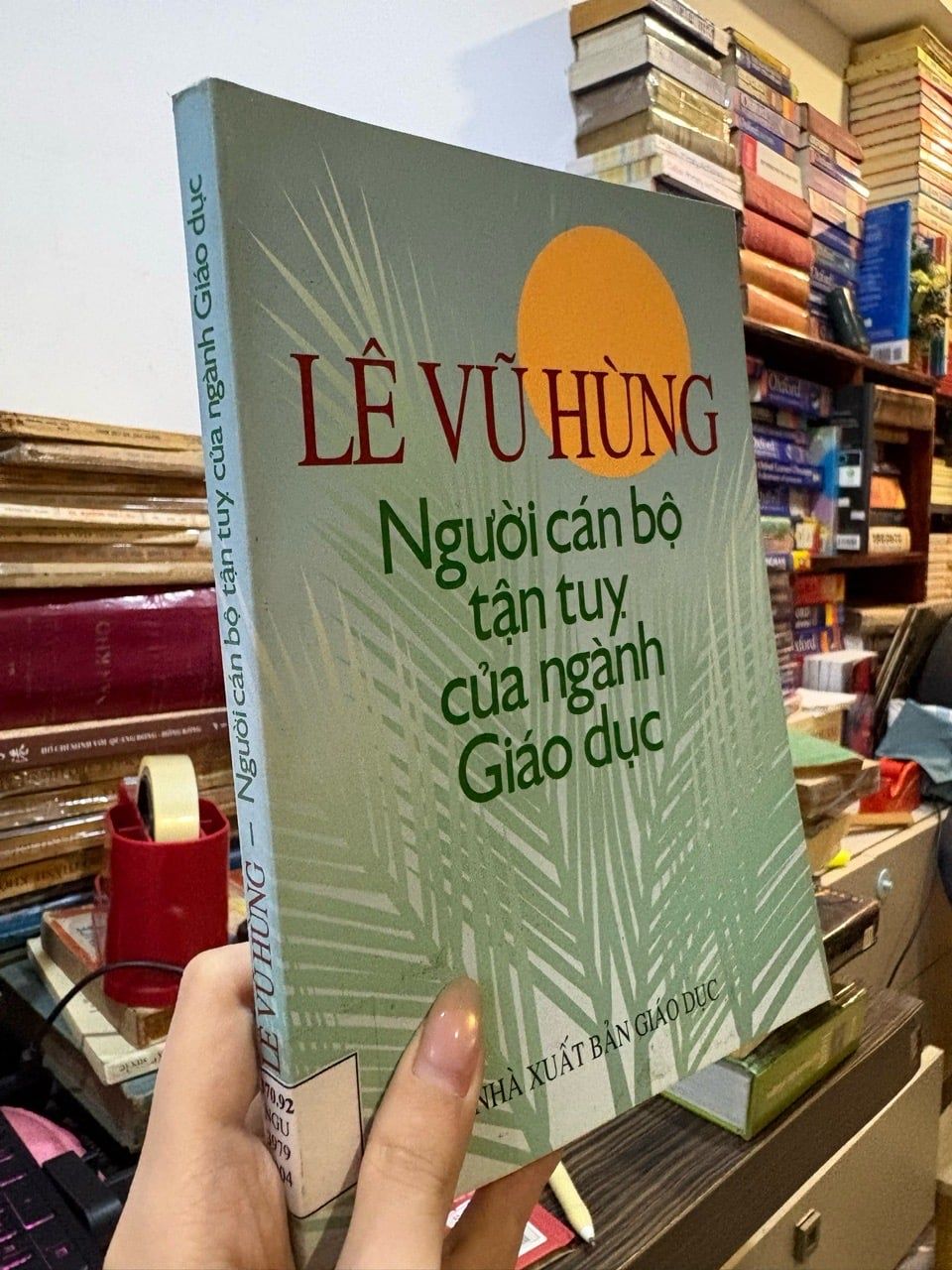  Lê Vũ Hùng - Người cán bộ tận tụy của ngành giáo dục 