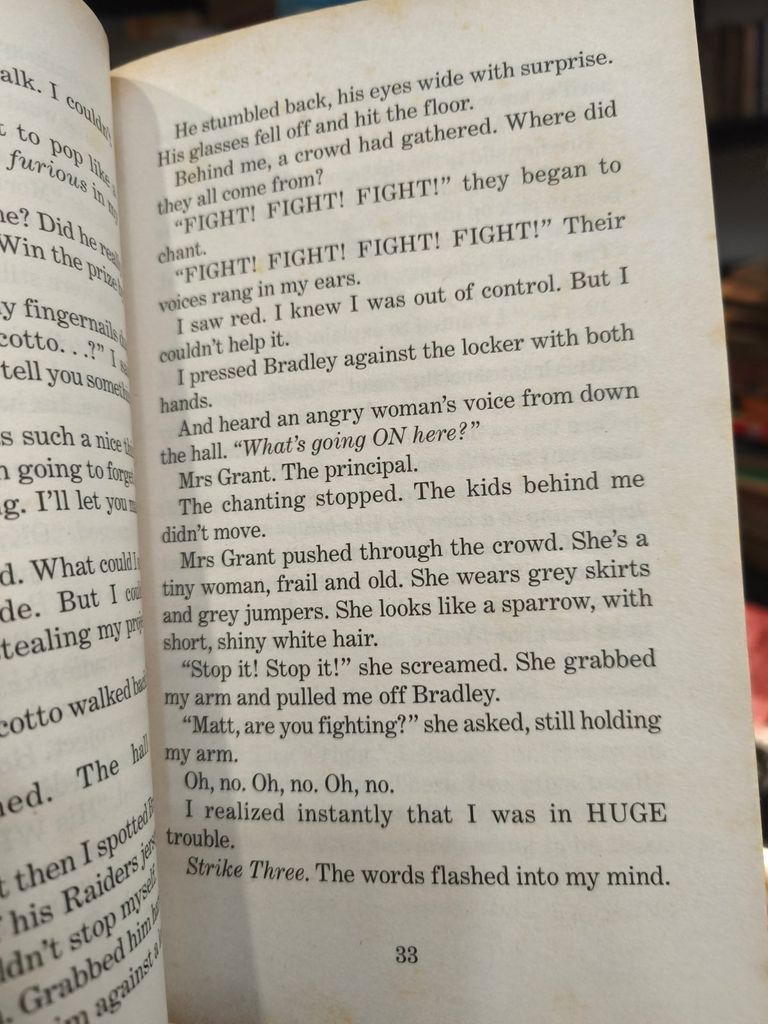  Goosebumps: Horrorland Monster Blood For Breakfast - R.L. Stine 