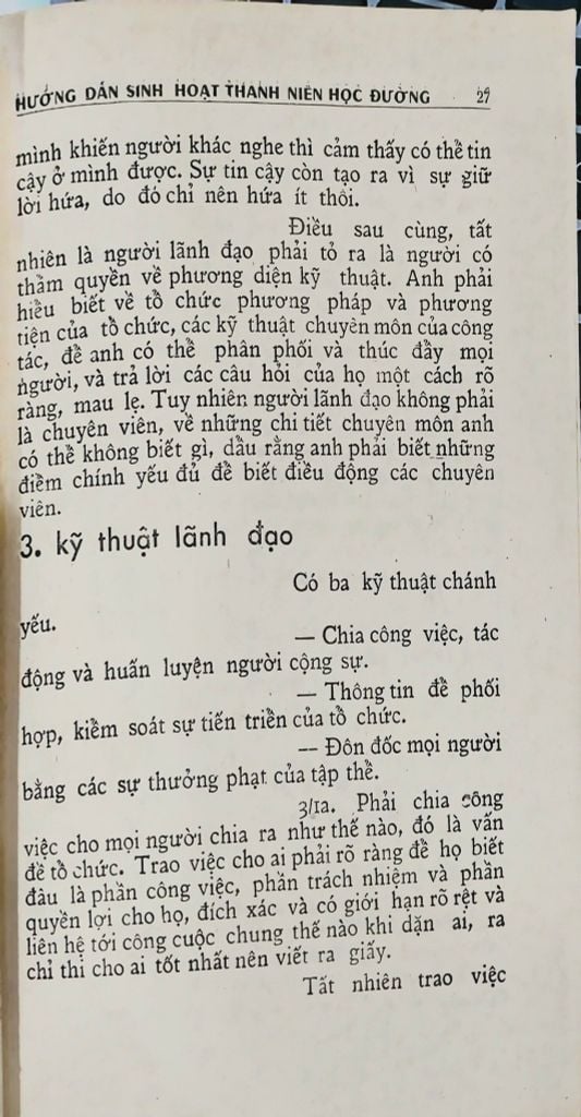  Hướng Dẫn Sinh Hoạt Thanh Niên - Trần Đại Lộc & Nhóm Tác Gỉa (Sách Có Chữ Ký Tặng của Tác Giả) 