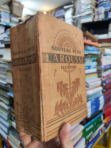  Nouveau petit larousse illustré 