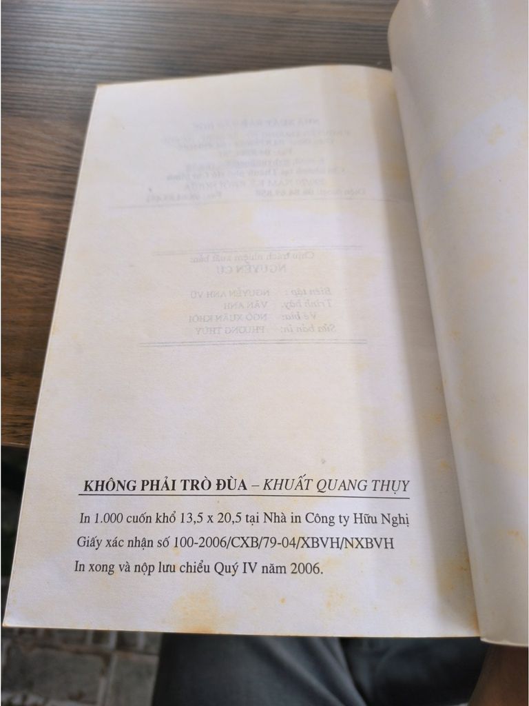  Không Phải Trò Đùa - Khuất Quang Thụy 