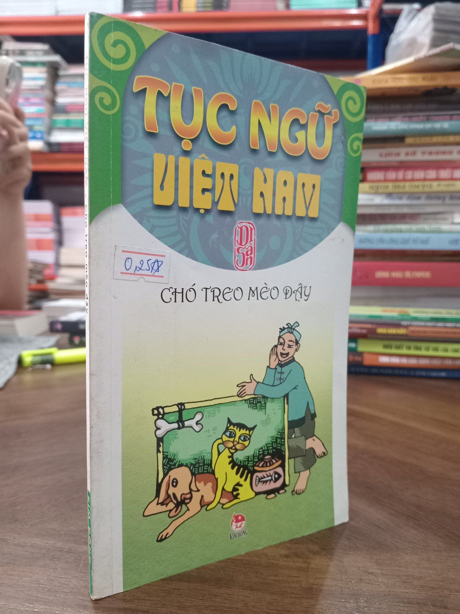  Tục ngữ Việt Nam: Chó treo mèo đậy 