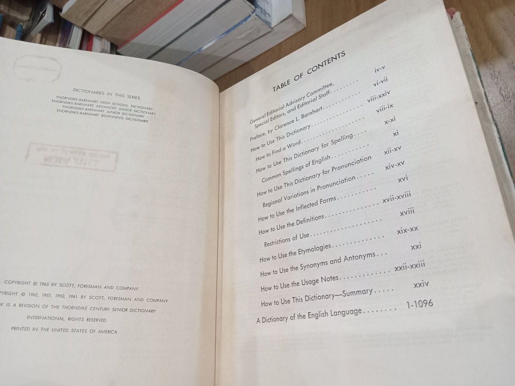  Thorndike Barnhart High School Dictionary - Clarence L. Barnhart 