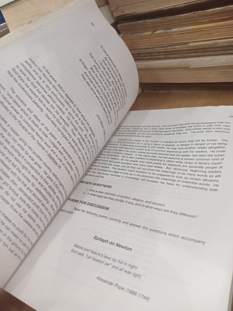  Poetry: An Introductory Study - Surapeepan Chatraporn 
