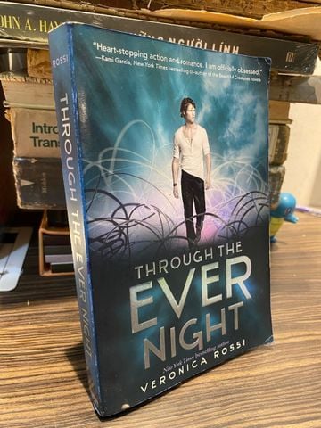  Through the Ever Night - Veronica Rossi 