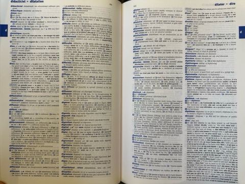  Concise Oxford Hachette French Dictionary 