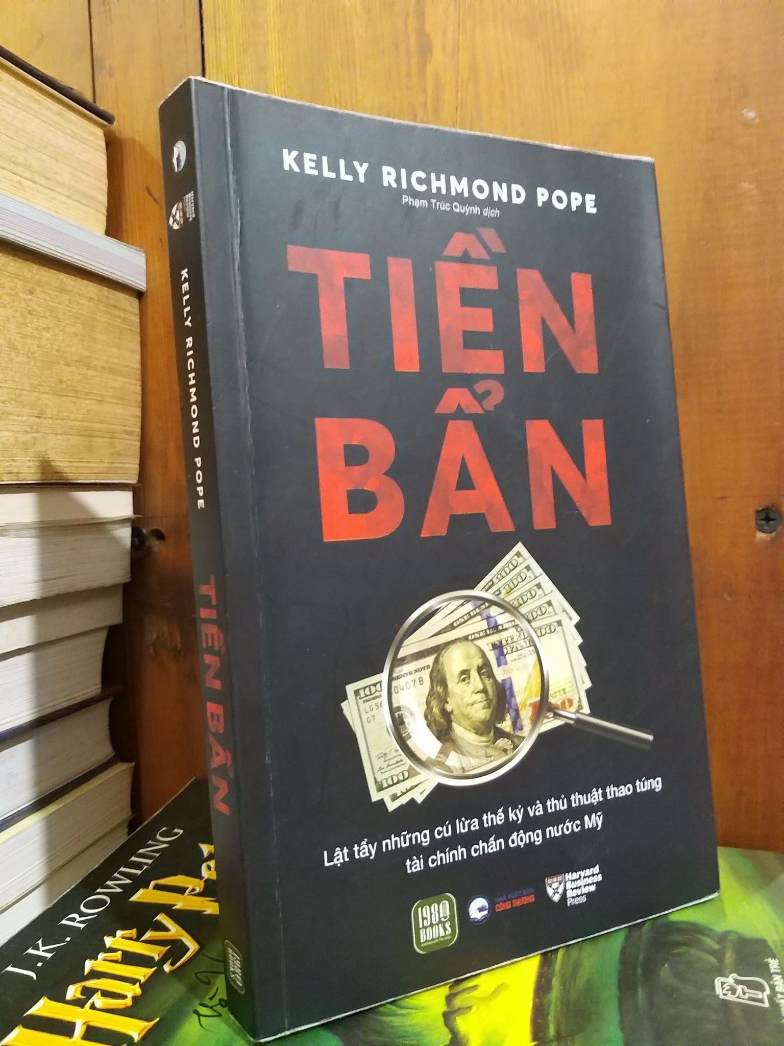  Tiền bẩn - Kelly Richmond Pope 