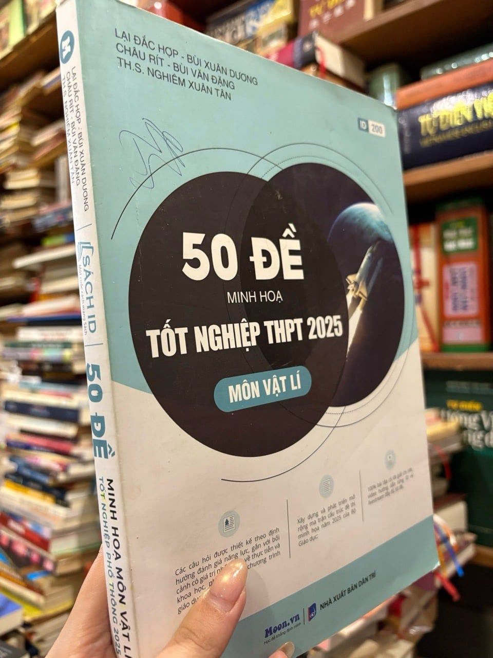  50 đề minh họa tốt nghiệp THPT 2025 - Lại Đắc Hợp 