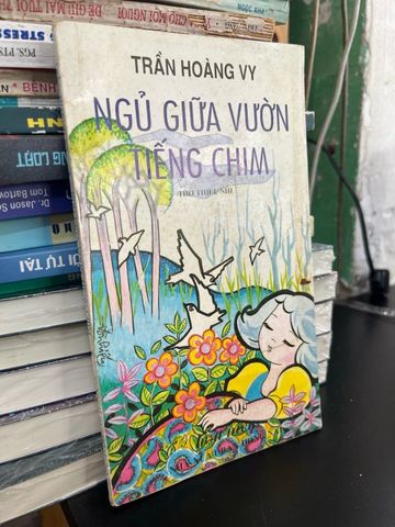  Ngủ giữa vườn tiếng chôm - Trần Hoàng Vy 