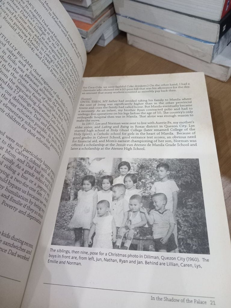  Subversive Lives: A Family Memoir Of The Marcos Years - Susan F. Quimpo, Nathan Gilbert Quimpo 