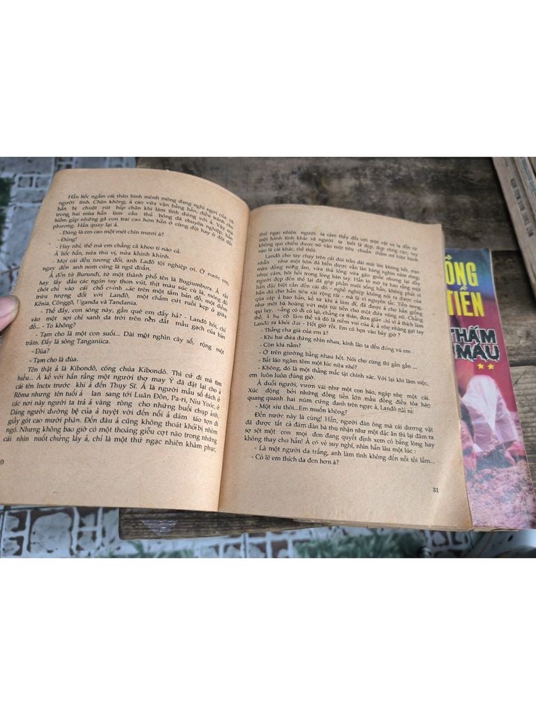  Đồng Tiền Thấm Máu - Pierre Rey 
